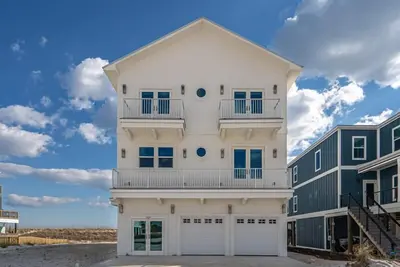 Image de Sanctuary at Navarre Beach - 8 Br/8 Ba Beach House w/pool.