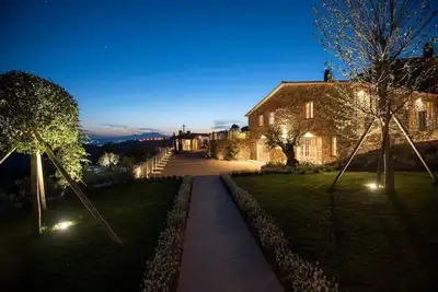 Image de Splendid Villa with big mediterranean garden. Pool, heated jacuzzi, fishing pond