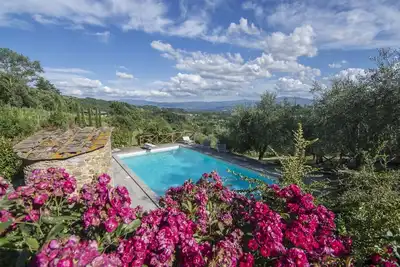 Image de Beautiful villa in the heart of Mugello. Pool, jacuzzi, sauna.