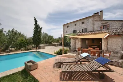 Maison historique \"Can Guillo\" avec piscine extérieure et Wi-Fi