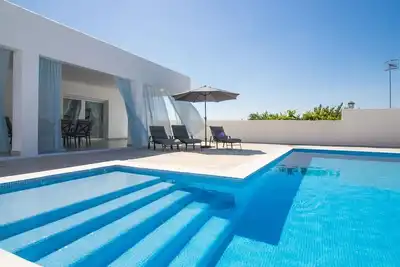 Image de Casa Rural \"Villa MyJ\" avec piscine, jardin, terrasse et Wi-Fi