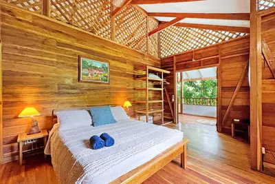 Image de Gated Beachfront Community-Jungle Home!