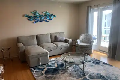 Image de Contemporary, top-floor condo w/ amazing views of the ocean and bay, beach block