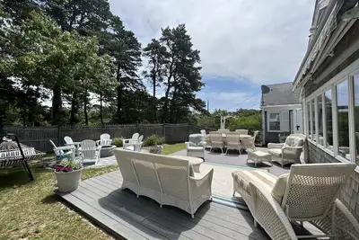 Image de Luxe Renovated Home Walk *2* food, shops, beach