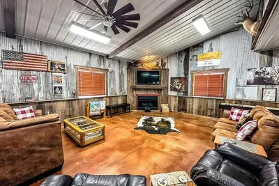 Image de Barndominium Country Retreat, Vip Bedroom, patio, fire pits. sunsets
