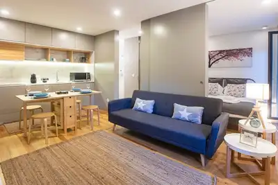Image de Downtown Studio w/ Ac & Patio by LovelyStay