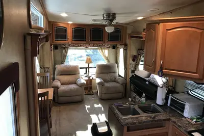 Image de Camp In Style in Michigan's Up - Diane and Al's Deer Crossing
