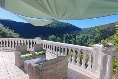 Image de Belle maison campagnarde avec terrasses et jardin 15 km Lamalou 35 km Salagou