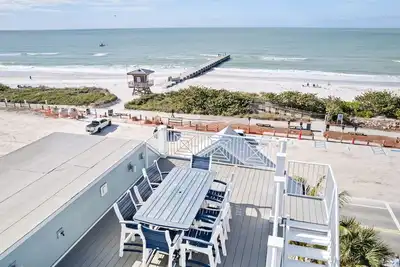 Image de Rooftop deck with Gulf and Bay views! Right across the street from the beach.