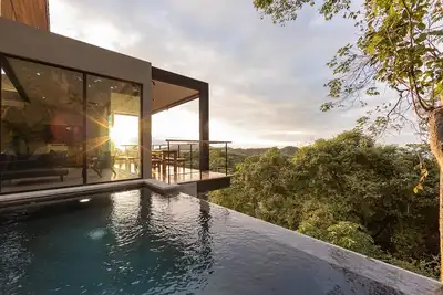 Image de 3 Bedroom, 3. 5 Bathroom - Ocean View Home