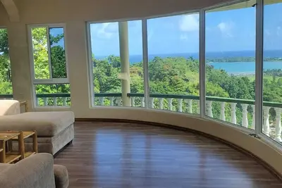 Image de Cozy Cabin in the Sky-Wood Thorpe Villa-Ocean View