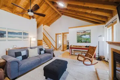 Image de Updated and Spacious 3br +loft