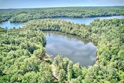 Image de Big Pine Cottage on Private Lake