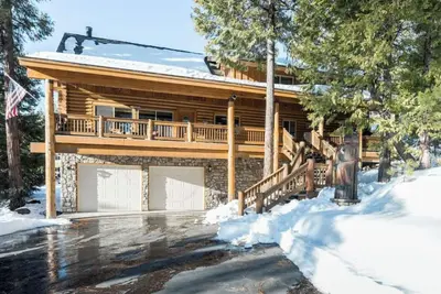 Image de Luxury Log Cabin -- 5 min to Shaver Lake & 30 min to China Peak
