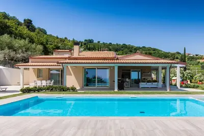 Image de Villa with heated pool and wellness area, just 10 minutes from the beach of San Benedetto del Tronto