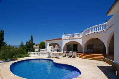 Image de 5 Bed 3 Bath Villa With Private Pool & Roof Terrace