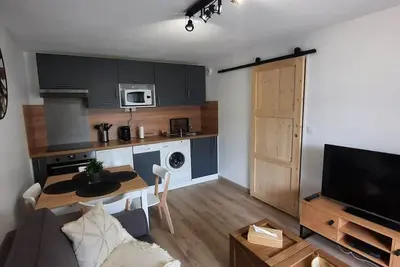 Image de Appartement en rez-de-jardin Ă 50m de la mer!