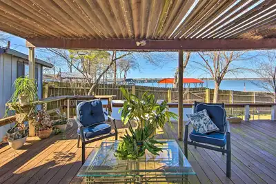 Image de Waterfront Gun Barrel City Cottage w/ Views!