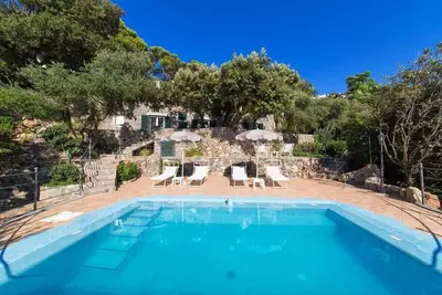 Image de Breathtaking Sunset Villa Enjoyed By Beautiful Terrace