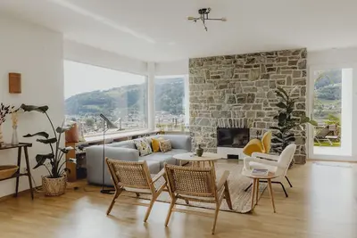 Image de Spacious mid-century style villa with views over Bressanone and private hot tub