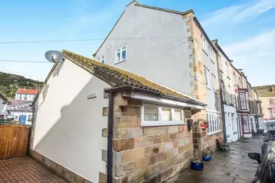 Image de Easily accessible, single level, 3-bed cottage close to beach, shops & eateries!