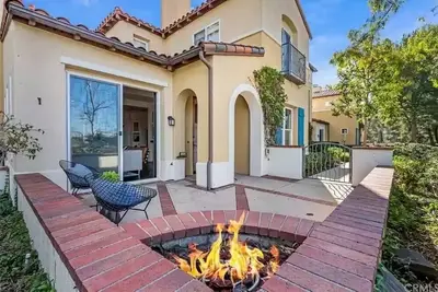 Image de Stunning Newport Coast elegance & style. Luxe living near 5 star shops & dining.