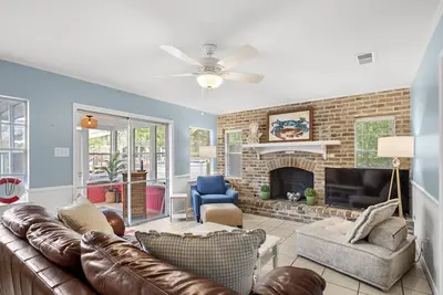 Image de Pool & Patio, Spacious Home Near Downtown Ocean Springs w/ 2 Mbr!