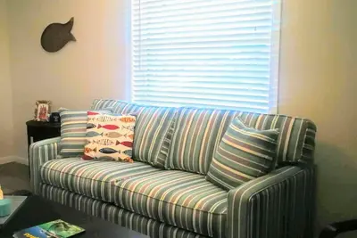 Image de Lovely 1/1 condo with assigned dock on open canal