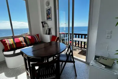 Image de Suite Roches Rouges, vue époustouflante sur la mer et le Mont de l'Esterel