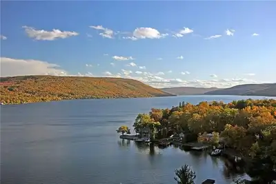 Image de Lakeside Condo with plenty of amenities near Bristol Mountain. Permit -2024-0018