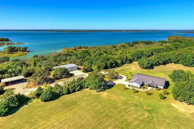 Image de Modern, Comfy & Stylish Farmhouse - Direct Lake Access\/Fishing Pond\/Wildlife