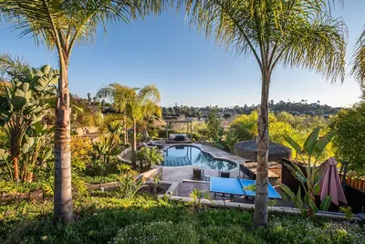 Image de Surreal Luxury Escape w/ Views: Resort style Game Room/Pool & Hot Tub!