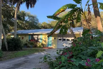 Image de Island Cottage:  A Short Walk to the Beach