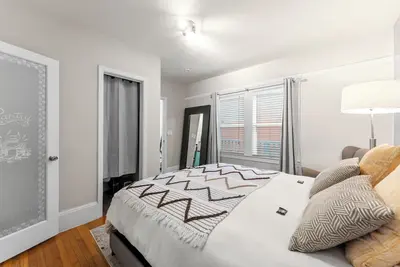 Image de Very Clean, Hotel-feels, en-suite. Close to Glen Park Bart.