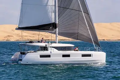 Image de Sail Away in Style: Rent Our Luxurious Lagoon 46 Catamaran for a Dream Vacation