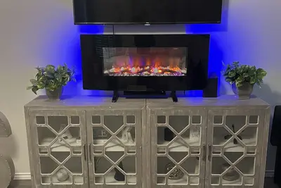 Image de The Oasis At The Cypress<br>MovieRm🍿 ZenRm🧘♀️ PoolTable 🎱 Fire pit🔥 karaoke 🎤 Eats 🧇