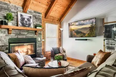 Image de Near Soaky Waterpark & Conv Ctr • Sleeps 8 • Pkwy