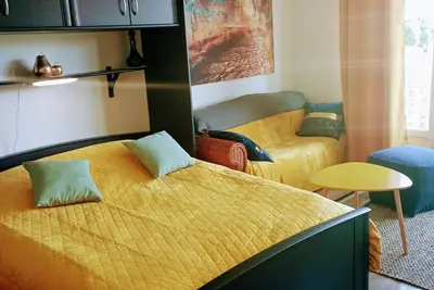 Image de ♥ Very bright studio with balcony near the thermal baths and at the foot of the shops
