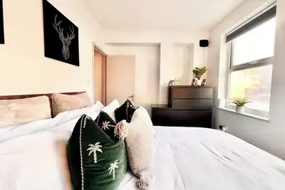 Image de 2 bed just 6 minutes by tube to the Tower of London in the cities trendiest area