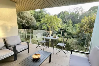 Image de Oxford beau  2 pièces dans un immeuble neuf avec piscine avec parking