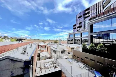 Image de Modern Apt in Hawthorn East Free Secure Parking