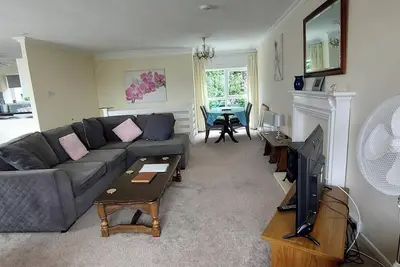 Image de Large spacious Apartment with lovely views.