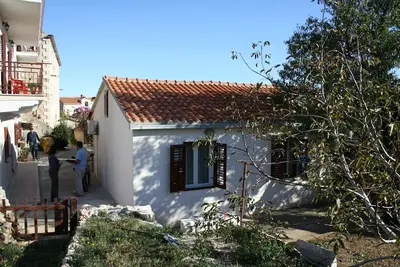 Image de Appartement d'une chambre avec le balcon et la vue sur le mer Bol, Brac (A-2899-c)