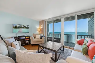 Image de Endless Gulf views from this 2 bedroom waterfront townhome