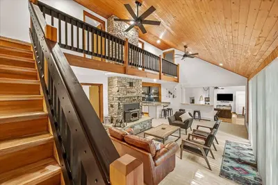 Image de Serene Laurel Highlands Getaway with Deck and Sunroom