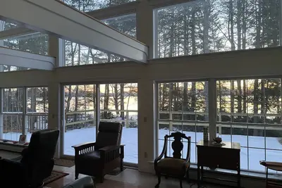 Image de Beautiful country home private lane located on ocean bay.