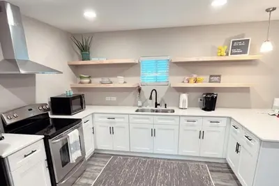 Image de Newly Renovated South Austin Guesthouse with Private Backyard