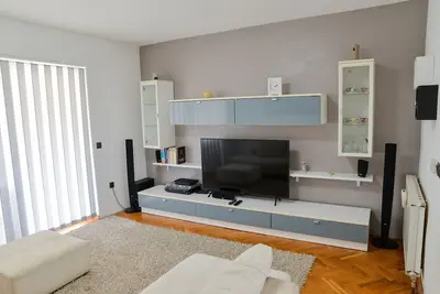 Image de Summer breeze- two bedroom with balcony and garden view