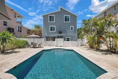 Image de Jacaranda Gem by Beach Boutique Rentals