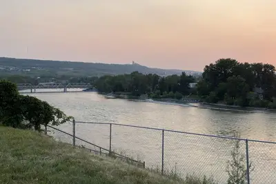 Image de Summit & City Stay Vrbo Home —River, Mountains, Downtown, Mall, Stampede & More!